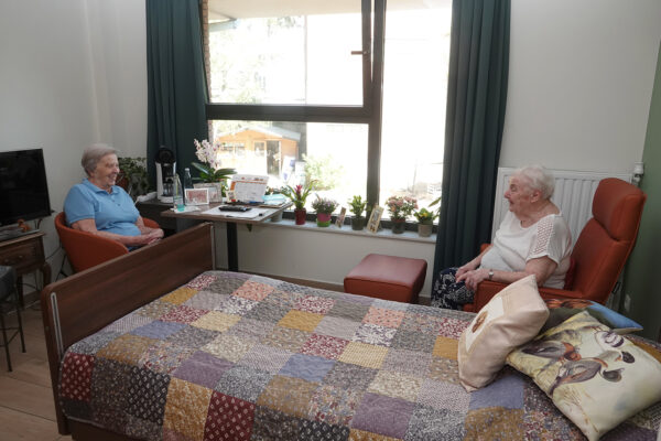 Aux 2 Parcs - Chambre conversation entre 2 personnes maison de repos - Jette