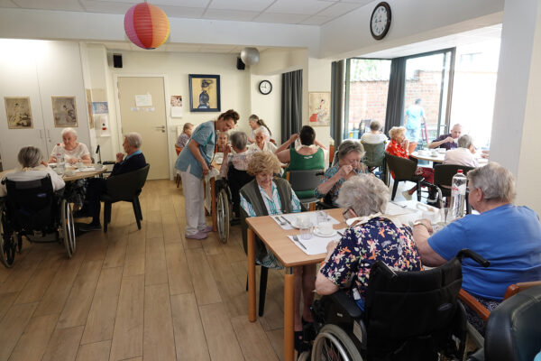Aux 2 Parcs - Restaurant groupe de personnes âgées maison de repos - Jette