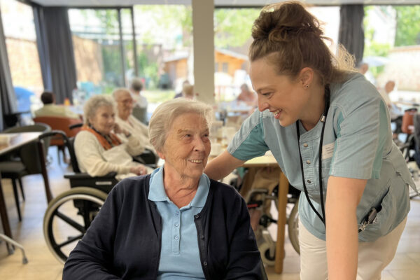 Aux 2 Parcs - Restaurant conversation entre 2 personnes - maison de repos - Jette