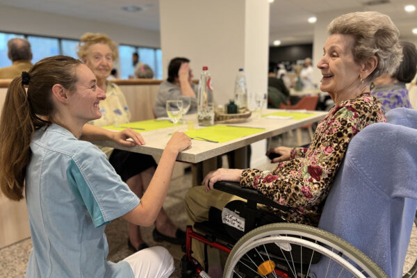 Saphir Restaurant groupe de personnes maison de repos - Laeken Bruxelles