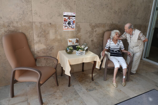 Paloke - Conversation entre 2 personnes âgées - Bruxelles