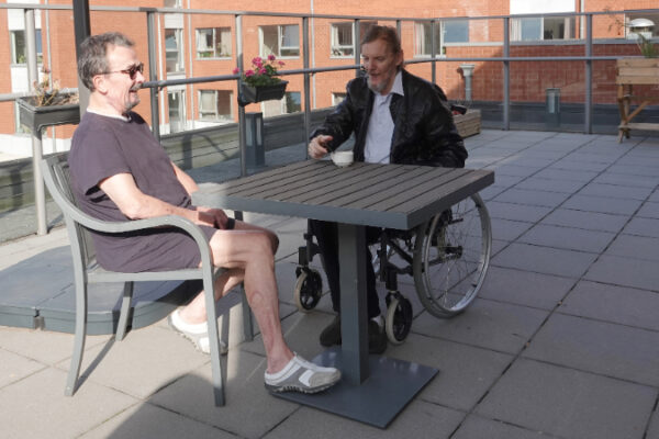 Domaine des Lys - Terrasse 2 personnes assises- Maison de repos Résidences services Vottem