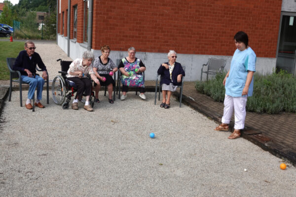 Domaine des Lys - Jardin jeu de pétanque - Maison de repos Résidences services Vottem