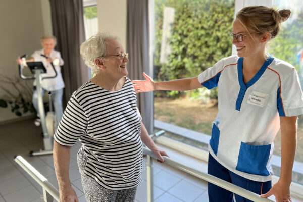 Le Parc - Salle kiné avec des personnes maison de repos - Nivelles