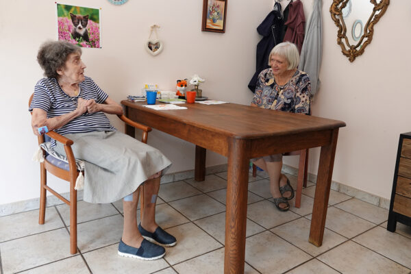 Les Sittelles - Chambre Conversation entre 2 personnes - Maison de repos - Chastre personnes
