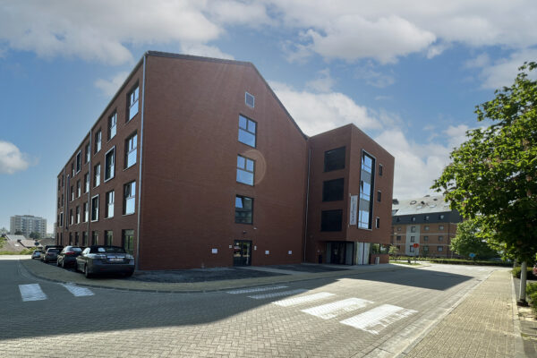 Clos de la Rivelaine - Façade latérale - maison de repos et résidences-services - Charleroi