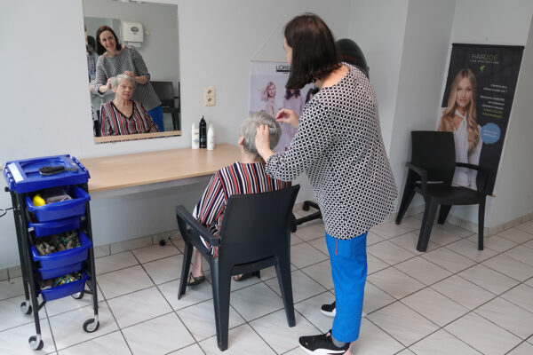 Le Colvert- Salon de coiffure maison de repos - Céroux Mousty