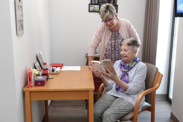 Les Jours Heureux - Chambre avec 2 femmes - maison de repos - Charleroi