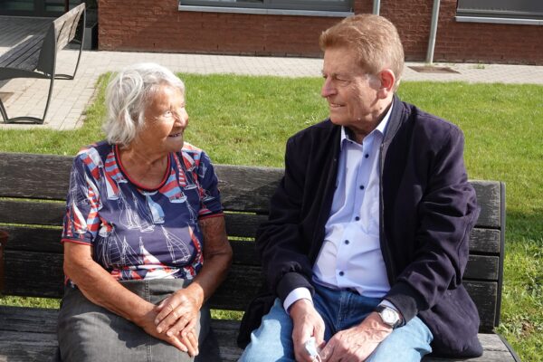 VII Voyes - Conversation entre 2 personnes - maison de repos - Vedrin